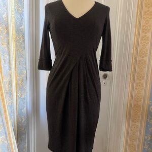 V-neck jersey dress.